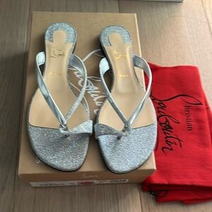 NIB Christian Louboutin flats
